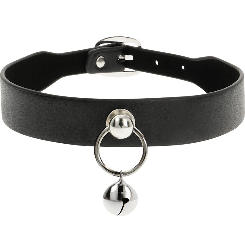 Collare in pelle vegana nero con pendente